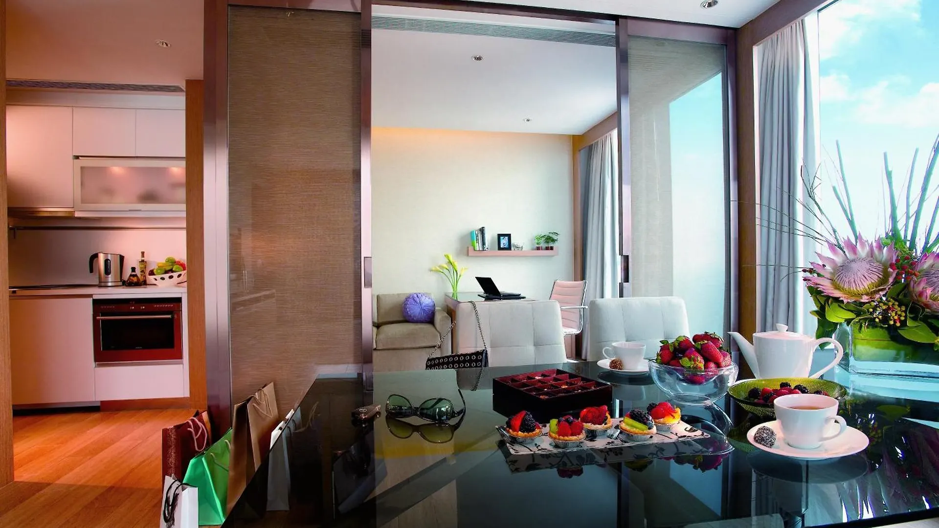 ***** Aparthotel The Harbourview Place @ The Icc Megalopolis Hong Kong China