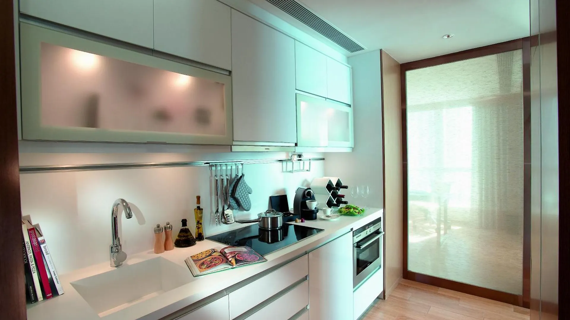The Harbourview Place @ The Icc Megalopolis Hong Kong